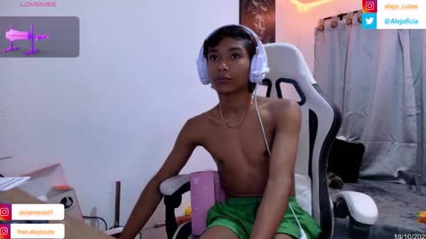 Snapshot of alejo_cute chatting on October 18, 2025, 11:38 pm alejo_cute online show from October 18, 2025, 11:38 pm