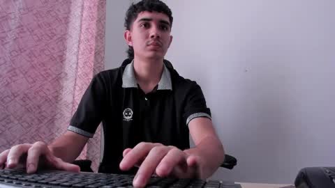 Snapshot of alejo_gray1 chatting on April 6, 2026, 3:46 pm alejo_gray1 online show from April 6, 2026, 3:46 pm