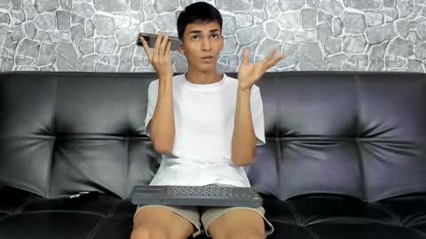 Snapshot of alejo_peverell chatting on November 17, 2025, 7:52 pm alejo peverell online show from November 17, 2025, 7:52 pm