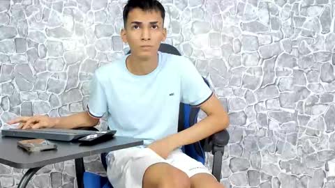 Snapshot of alejo_peverell chatting on January 11, 2026, 6:13 pm alejo peverell online show from January 11, 2026, 6:13 pm