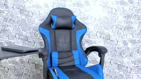 Snapshot of alejo_peverell chatting on February 18, 2026, 2:35 pm alejo peverell online show from February 18, 2026, 2:35 pm