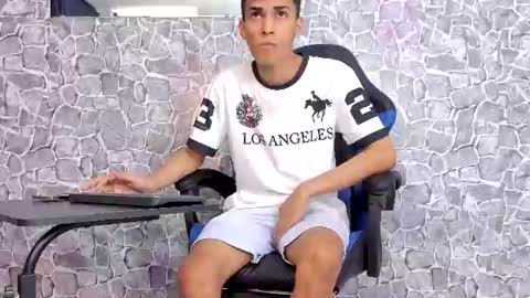 Snapshot of alejo_peverell chatting on June 29, 2026, 5:35 pm alejo peverell online show from June 29, 2026, 5:35 pm