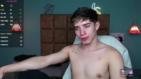 ALejoo Saenz online show from December 3, 2024, 9:01 pm