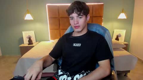 ALejoo Saenz online show from October 7, 2025, 5:32 pm