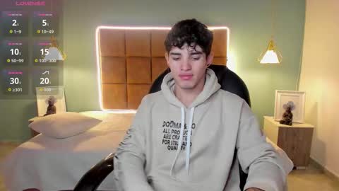 ALejoo Saenz online show from November 17, 2025, 2:17 am