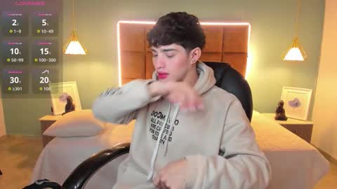 ALejoo Saenz online show from December 2, 2025, 12:16 am