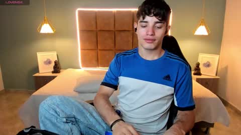 ALejoo Saenz online show from February 27, 2026, 5:29 am