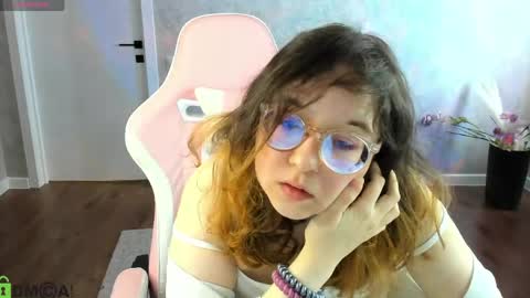 Aleks online show from April 21, 2026, 2:51 am