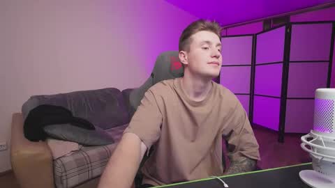 Alex and Linar online show from November 11, 2025, 10:54 pm