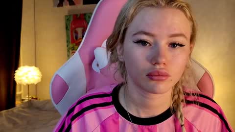 Lexi online show from December 31, 2024, 4:38 am