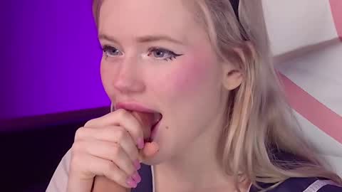 Lexi online show from March 7, 2025, 6:57 am