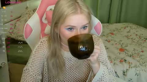 Lexi online show from October 6, 2025, 3:04 am