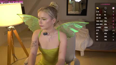 Lexi online show from October 31, 2025, 4:13 am