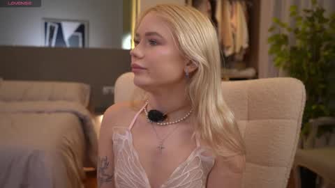 Lexi online show from February 20, 2026, 4:09 am