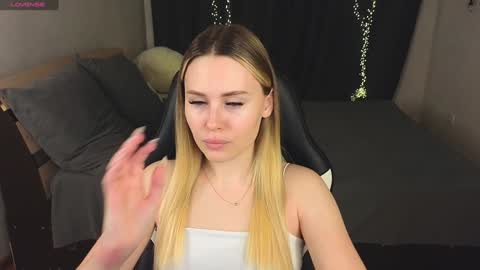 Alena online show from January 31, 2025, 4:27 pm