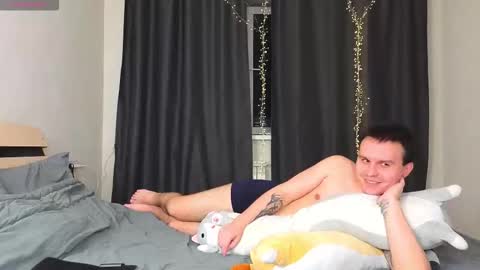 Alena online show from October 3, 2025, 5:43 pm