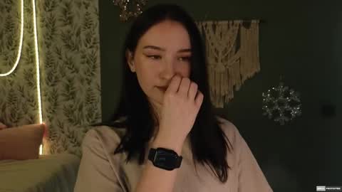 Alena online show from December 14, 2024, 1:38 pm