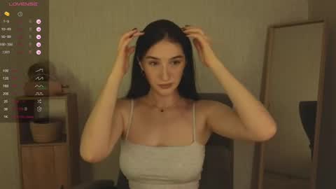 Alena online show from June 14, 2026, 6:43 pm