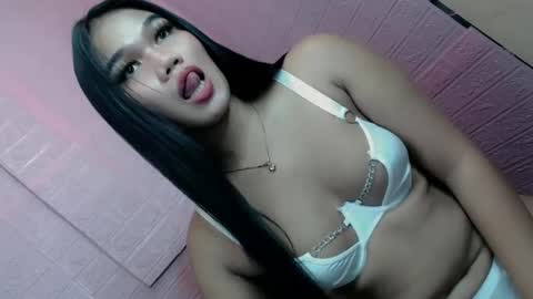 Snapshot of alena_sanggre69 chatting on December 9, 2024, 6:23 am Kimmygirl online show from December 9, 2024, 6:23 am