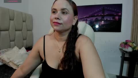 Snapshot of alennax chatting on May 27, 2026, 12:35 pm alennax online show from May 27, 2026, 12:35 pm
