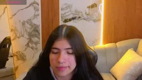 Snapshot of alesia_v chatting on July 16, 2026, 3:01 am Live 1000pm 600am COLOMBIAN HOUR online show from July 16, 2026, 3:01 am