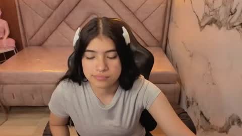 Snapshot of alesia_v chatting on July 18, 2026, 3:11 am Live 1000pm 600am COLOMBIAN HOUR online show from July 18, 2026, 3:11 am