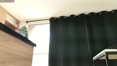 Alessandra online show from December 17, 2025, 7:53 pm