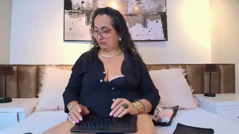 Snapshot of alessandraleroy chatting on June 3, 2026, 11:57 am Alessandra online show from June 3, 2026, 11:57 am