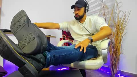 ALESSANDRO  WYE online show from December 1, 2024, 9:04 pm