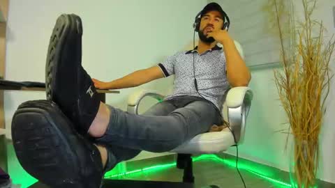 ALESSANDRO  WYE online show from December 5, 2024, 7:49 am