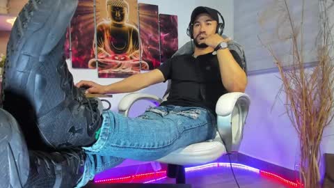 ALESSANDRO  WYE online show from February 5, 2025, 2:51 am