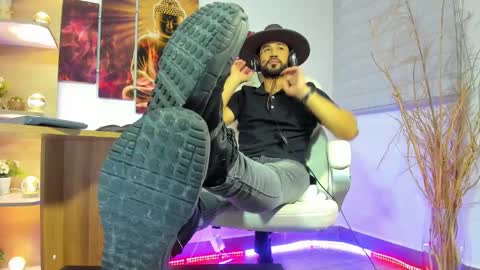 ALESSANDRO  WYE online show from February 9, 2025, 5:29 am