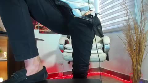 ALESSANDRO  WYE online show from February 17, 2025, 2:04 pm