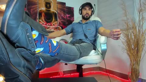 ALESSANDRO  WYE online show from February 18, 2025, 8:05 am