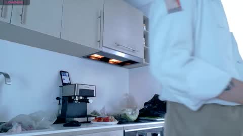 Kciqu3  Independent model online show from September 8, 2025, 9:14 pm