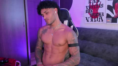Snapshot of alessandro_vanni chatting on April 26, 2026, 2:59 pm Alessandro Vanni online show from April 26, 2026, 2:59 pm