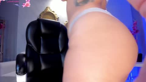 ALESSA ROMERO  online show from January 31, 2025, 7:40 pm