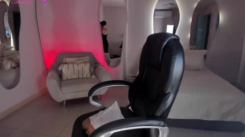 ALESSA ROMERO  online show from February 20, 2025, 6:46 pm