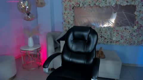 ALESSA ROMERO  online show from December 17, 2025, 7:53 pm