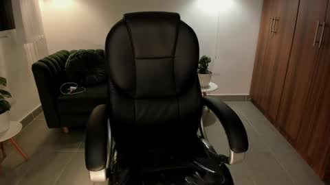  Alessia Will  online show from April 20, 2026, 3:31 am