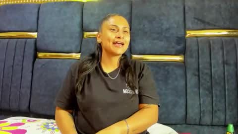 Alessie and scarlet online show from November 25, 2025, 11:32 am