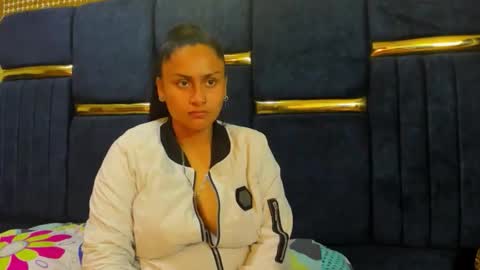 Alessie and scarlet online show from December 4, 2025, 12:36 pm