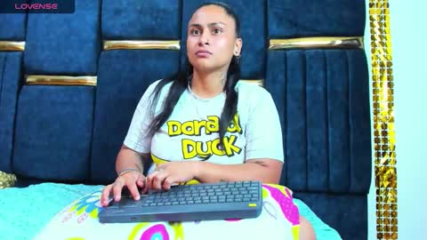 Alessie and scarlet online show from December 5, 2025, 12:25 pm