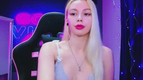 alessiacroft online show from February 10, 2026, 5:44 am