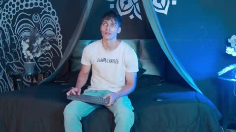 Alessio online show from November 7, 2025, 1:00 pm