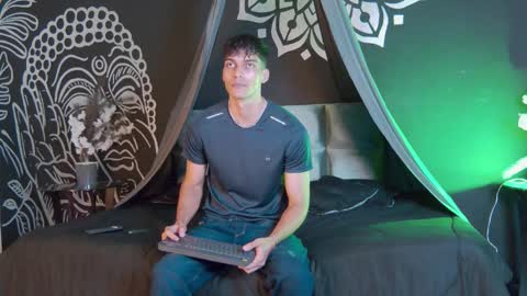 Alessio online show from November 8, 2025, 12:16 pm