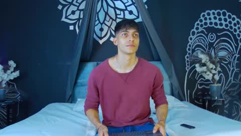 Alessio online show from December 5, 2025, 12:03 pm