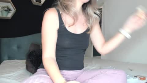 alesys69 online show from January 4, 2025, 12:37 am