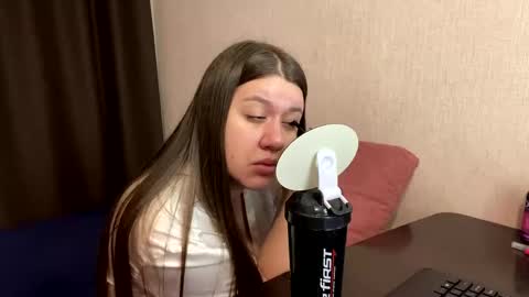 Aletta Oushen online show from December 19, 2024, 10:56 am