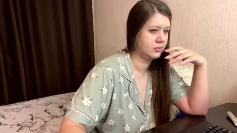 Aletta Oushen online show from December 20, 2024, 12:05 pm